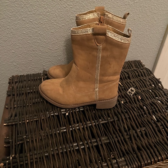 OshKosh B'gosh Brown Boots with Subtle Gold Details - Picture 1 of 5